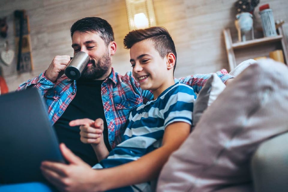 Metas financieras con una cuenta bancaria para chavos