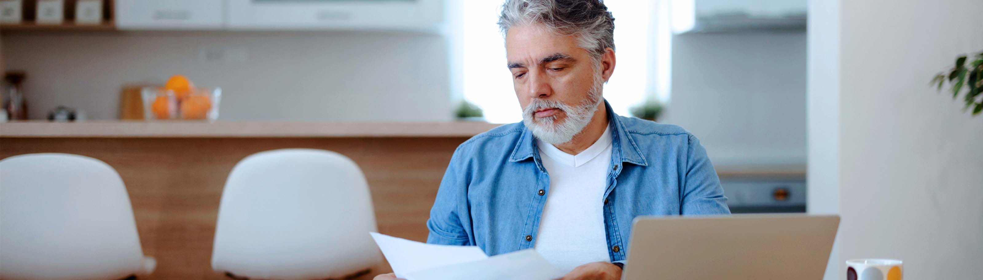 ¿Cómo manejar los asuntos financieros de un familiar fallecido?