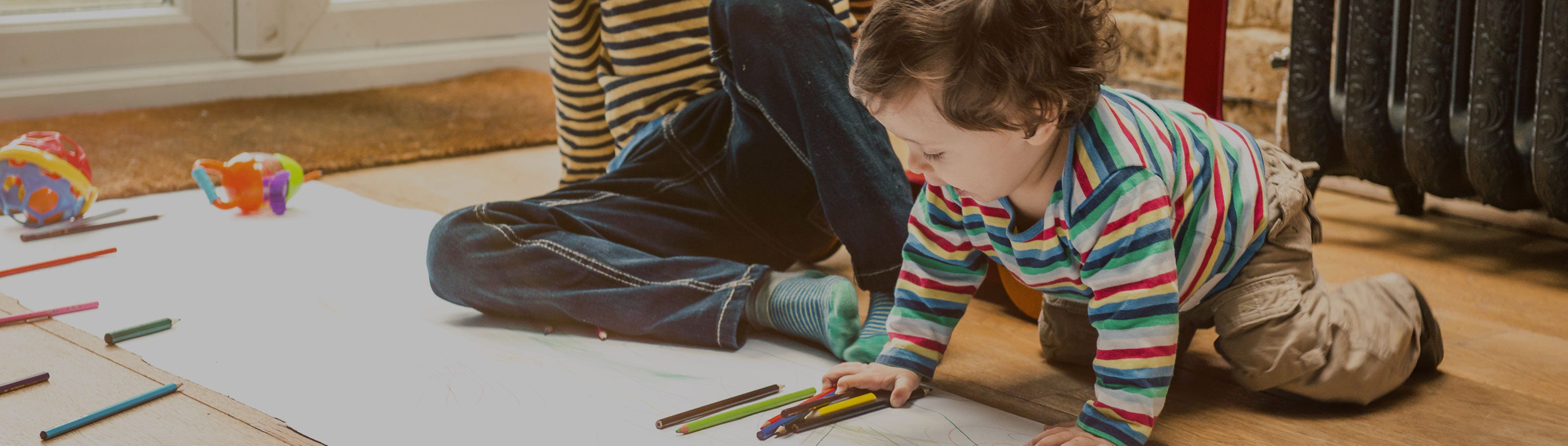 niños haciendo travesuras