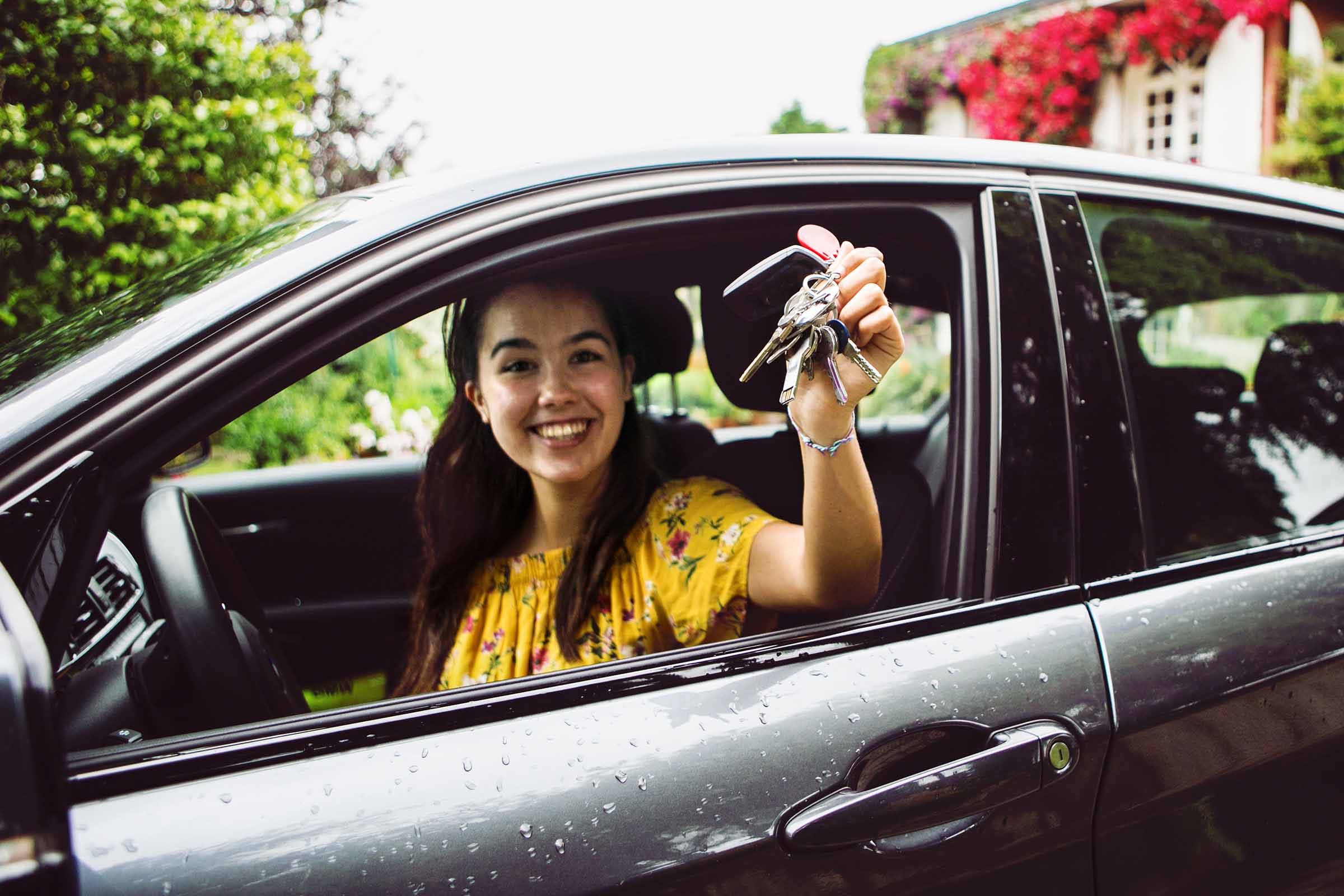 ¿Cuáles son los requisitos para emplacar vehículo nuevo?